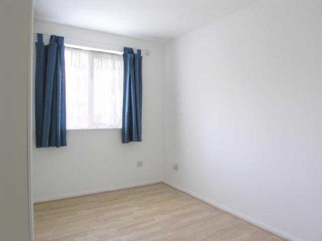 			2 Bedroom, 1 bath, 1 reception Flat			 Draycott Close, CRICKLEWOOD